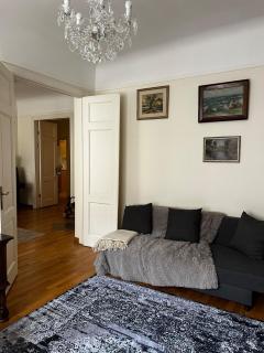 Central Boutique 4-Bedroom Flat - Rīga - 3