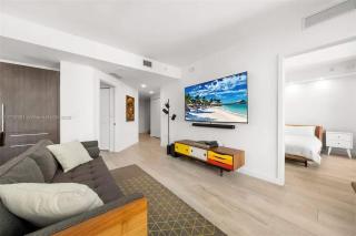 Corner Condo with Wraparound Views in Brickell - Miami - 5