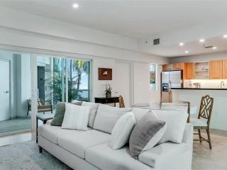Retreat in Coconut Grove with Private Patio - Miami - 7
