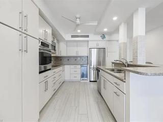 Beachfront Condo with Gulf Views in Naples - Naples - 6