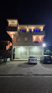 White Luxury Villa Apartments &Hot Tab - Durrës - 9