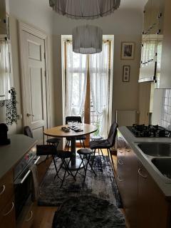 Central Boutique 4-Bedroom Flat - Rīga - 8