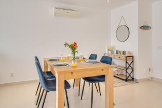Charming 2BD Beach 500mt Wi-Fi AC Pool - Porches - 1