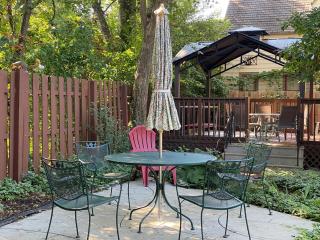 BBQ Pets Welcome 6BR for 14 3 Bathrooms - Cleveland - 3