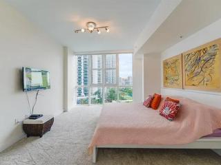 Oceanfront Comfort in Sunny Isles - Sunny Isles Beach - 3