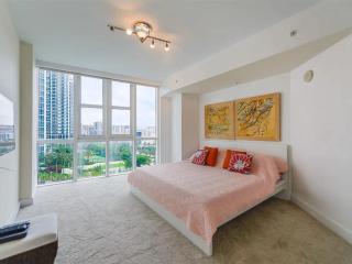 Oceanfront Comfort in Sunny Isles - Sunny Isles Beach - 2
