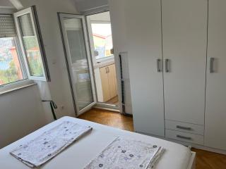 Apartman Relax - Okrug Gornji - 9