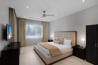 Modern Condo at One Cable Beach with Balcony - Nassau - 5