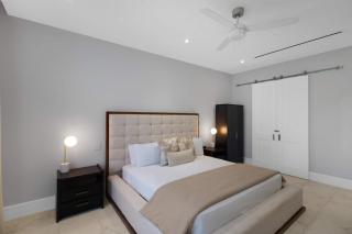 Modern Condo at One Cable Beach with Balcony - Nassau - 4