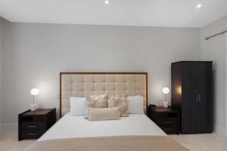 Modern Condo at One Cable Beach with Balcony - Nassau - 2