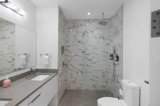 Modern Condo at One Cable Beach with Balcony - Nassau - 1
