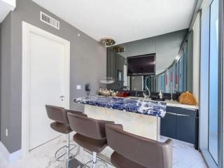 Penthouse with Bay Views in Downtown Miami - Miami - 1