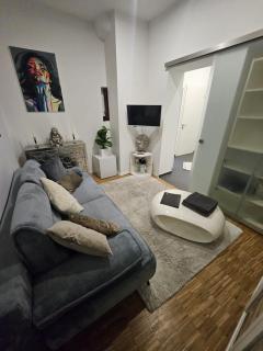 La Petite Blanche - Cologne - 1