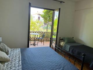 Bright & Spacious Two-Bedroom Apartment - Sukošan - 5