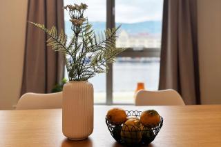 Modern studio apartment right on the dock - near downtown Bergen - Bergen - 0