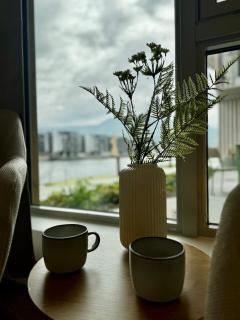 Modern studio apartment right on the dock - near downtown Bergen - Bergen - 2