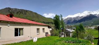 Qristina's Guesthouse - Mestia - 0