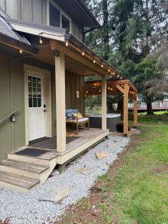New - Cabin Minutes to Mt Rainier - EV, HotTub, 2 Queen and Twin - Ashford - 6