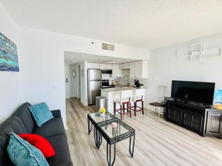 2105 Endless Views Beachfront Studio Retreat - Myrtle Beach - 5