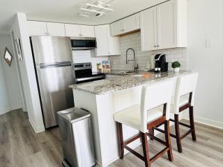 Endless Views Beachfront Studio Retreat - Myrtle Beach - 5