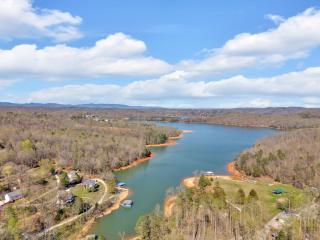 Family Friendly Lakefront with Private Dock Fire Pit Near Marinas - La Follette - 3