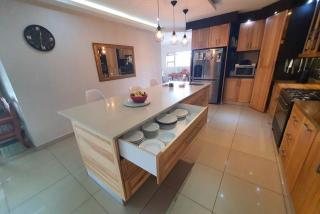 Hue Hills on 05 - Margate - 6