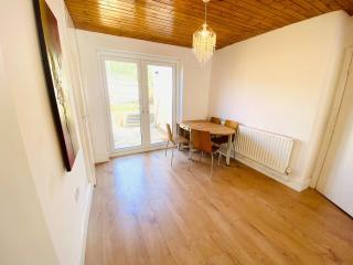 Cozy 3BD Retreat in London - Londra - 9