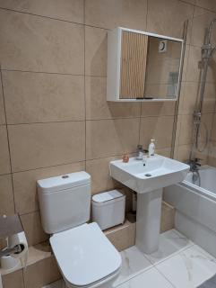Private Room, Own Bathroom, Bus Stop and Shops Nearby - Nottingham - 7