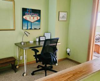 Cozy Guesthouse with Private Pool and Heated Jacuzzi - Santa Clarita - 8