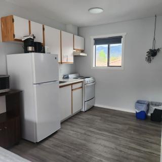 Poplars Motel on the lake - 3