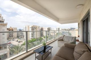 Cozy & spacious 4BR with jacuzzi - Qiryat Ata - 1