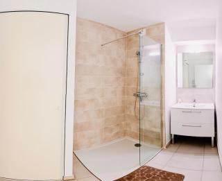 Confortable Appartement 211 direct access to sea 3min, 2 parking free - Vias - 3