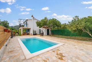 Excellent villa! Private forest and pool,near sea - Dograde - 1