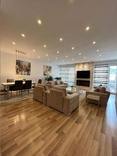 Deluxe Apartment in the Heart of Peja - 9