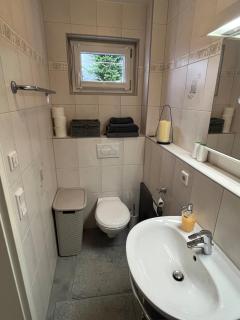 Lovely Souterrain Apartment - Solingen - 2