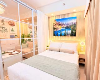Goldleaf Suite at Red Residences with Balcony in Prime Makati Location - 0