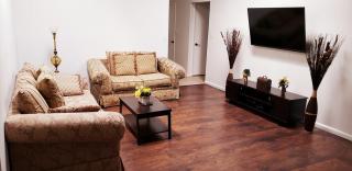 D4 Large Private Master Room & Bath with 55" TV - 4