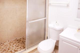 D4 Large Private Master Room & Bath with 55" TV - 5