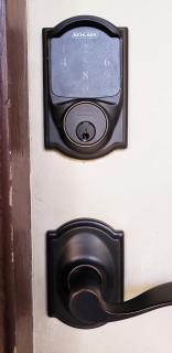 E5 Private Room With 50" Smart TV Near Everything - 9