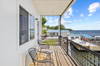 Showboat Hotel - Himrod - 2
