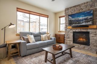 Trailhead 721 Pet Friendly pool hot tub - 8
