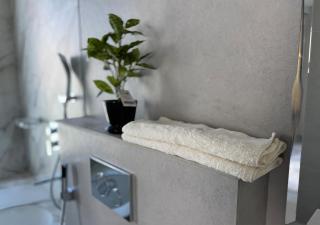 Luxury Full Marina View 1 Bedroom Hall & Infinity Pool on Marina Walk - 2