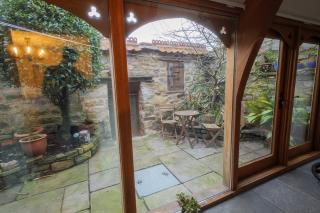 The Oak House - Glastonbury - 3