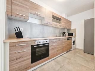 RAJ Living - Monteurwohnung - 2 Schlafzimmer - Küche - Waschmaschine - 25 Min zur Messe DUS - Heiligenhaus - 0