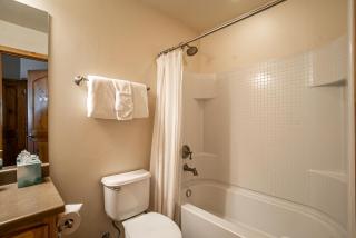 Trailhead Lodges 511, a spacious 2-bedroom condo in the heart of Winter Park - 3
