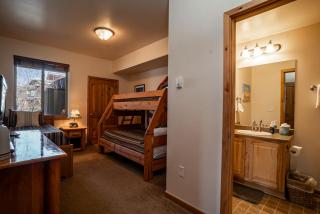 Trailhead Lodges 511, a spacious 2-bedroom condo in the heart of Winter Park - 2