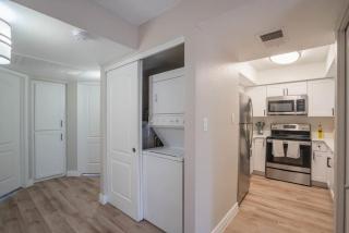 Unique 2BD - Parking, Gym, Pool - Sleeps 8 - 5Min Casino - Scottsdale - 4
