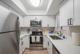Unique 2BD - Parking, Gym, Pool - Sleeps 8 - 5Min Casino - Scottsdale - 5