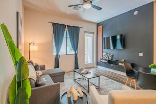 Luxe 1BR Kierland Commons, TPC Golf, Pool, Gym, W-D - Scottsdale - 0