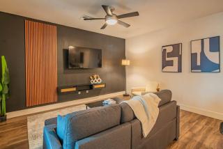 Cozy 1BR Kierland Commons, TPC Golf, Pool, Gym, W-D - Scottsdale - 0